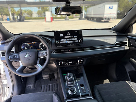 2023 MITSUBISHI OUTLANDER SE BLACK EDITION SPORT UTILITY 4D - JA4J4UA88PZ036197 photo 2