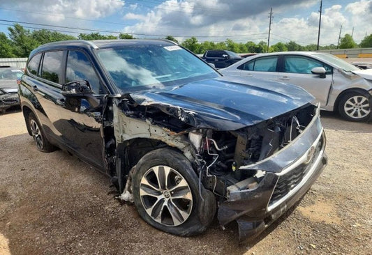 2023 Toyota Highlander XLE Sport Utility 4D - 5TDKDRAH8PS037231 photo 2