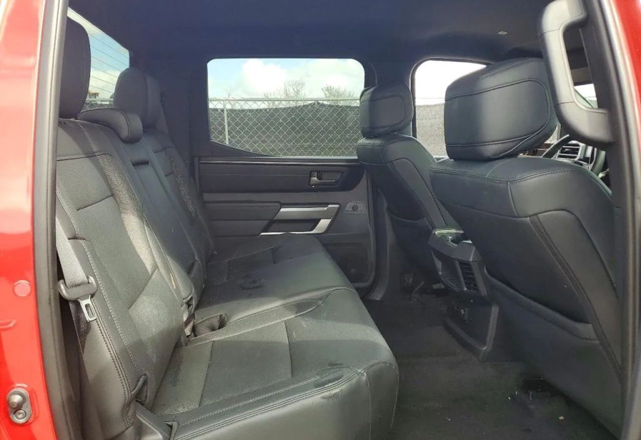 2025 Toyota Tundra SR5 - 5TFLA5DB1SX267872 photo 18
