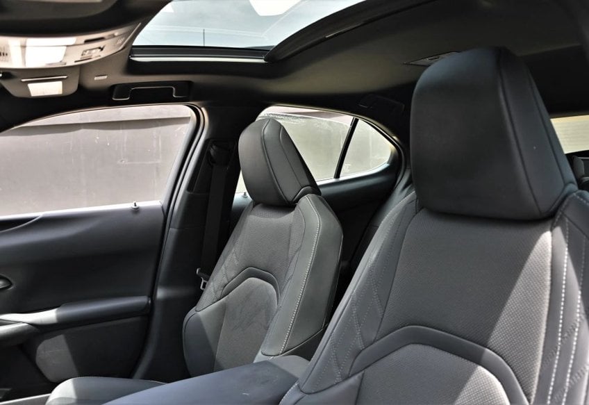 2023 Lexus UX 250h Premium - JTHP6JBHXP2152371 photo 10