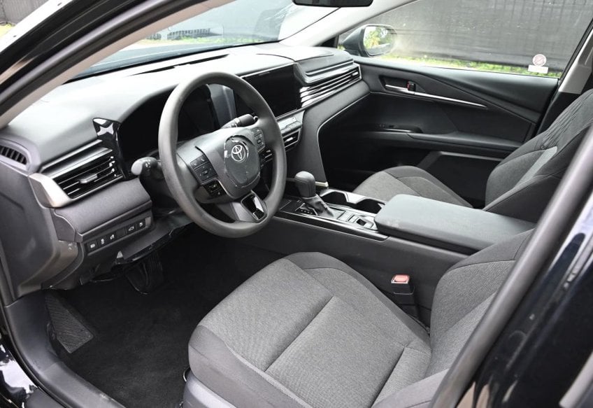 2026 Toyota Camry LE - 4T1DAACK1TU717453 photo 8
