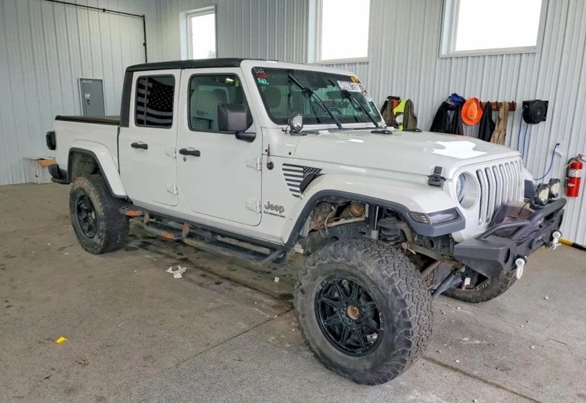 2020 Jeep Gladiator Overland - 1C6HJTFG3LL198931 photo 2