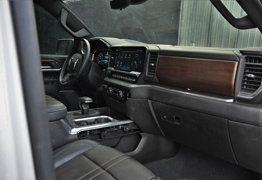 2023 Chevrolet Silverado 1500 High Country - 1GCUDJE87PZ278894 photo 13