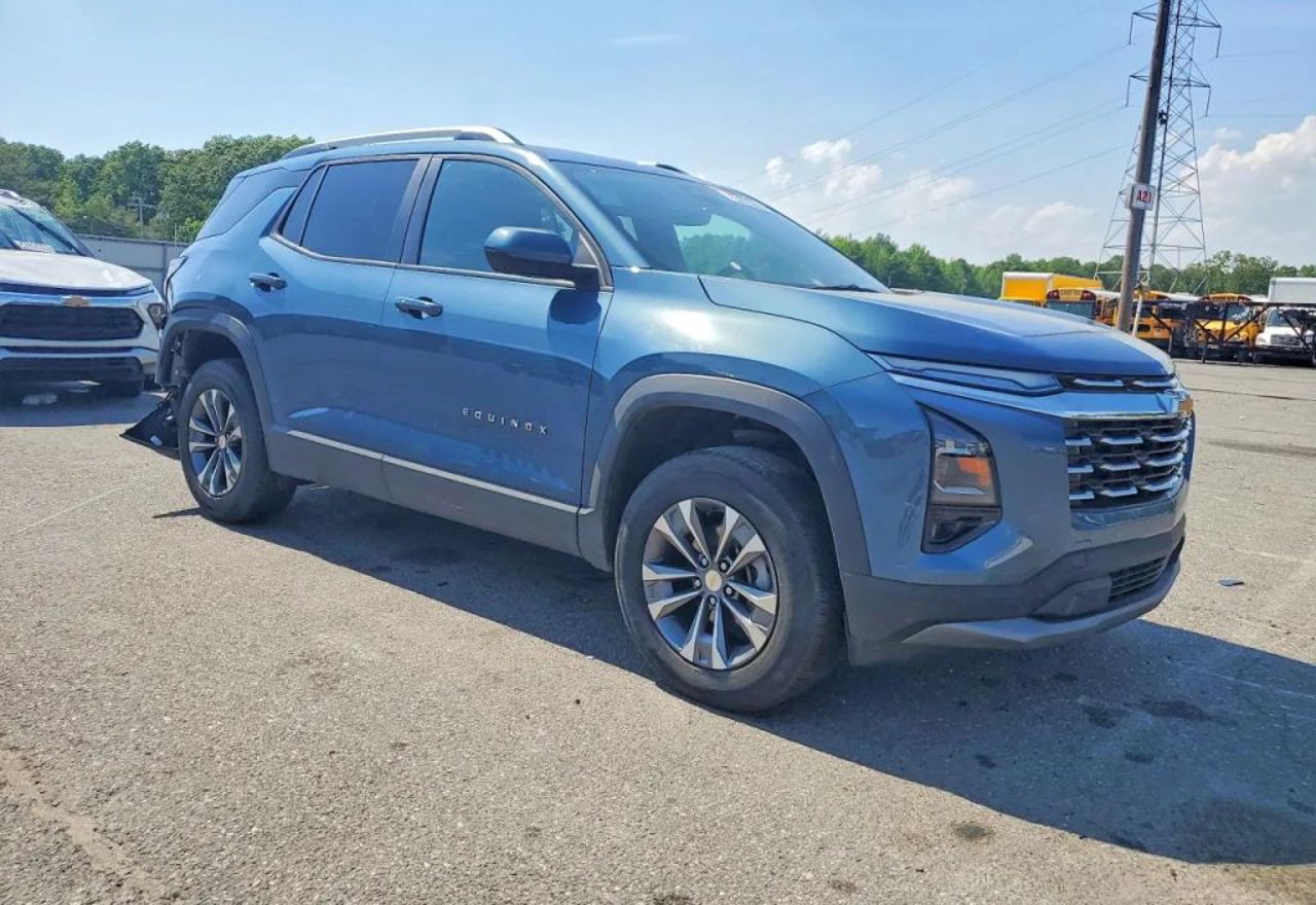 2025 Chevrolet Equinox LT - 3GNAXHEG3SL163565 photo 12