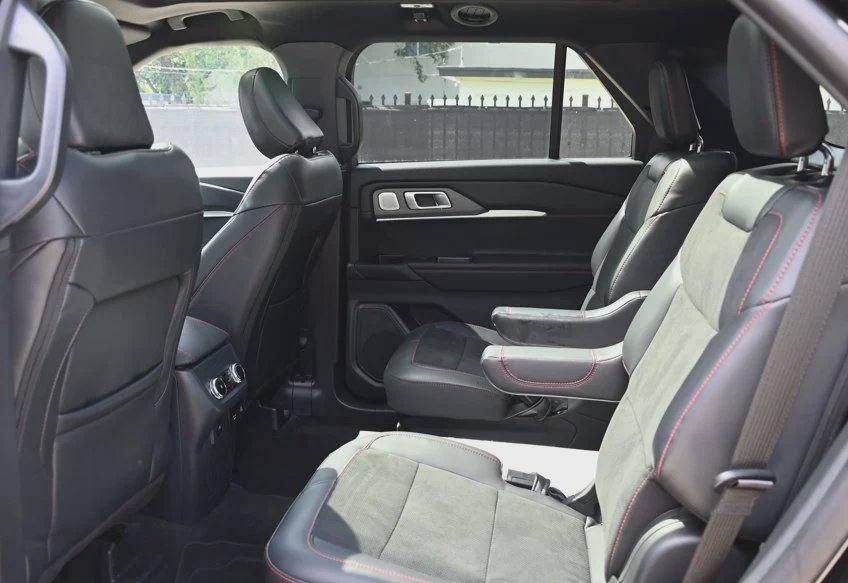 2026 Ford Explorer ST - 1FMWK8GC0TGA92611 photo 21
