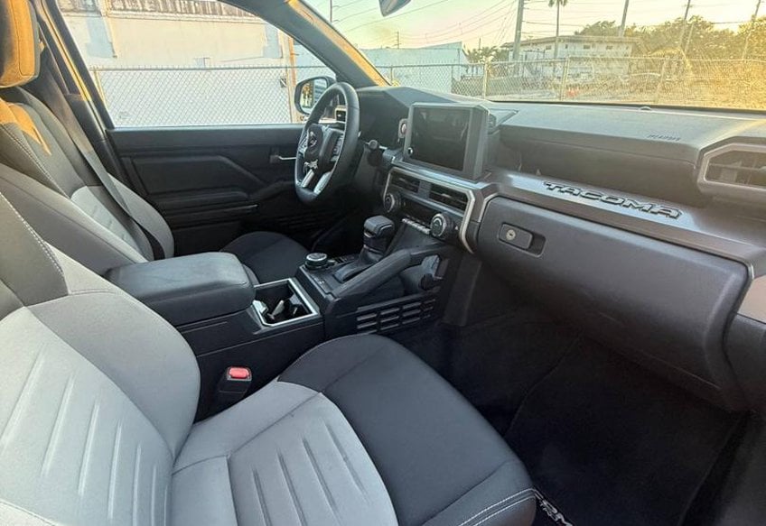 2025 Toyota Tacoma TRD Off-Road - 3TMLB5JN2SM140985 photo 9