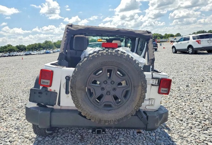 2018 Jeep Wrangler JK Unlimited Rubicon - 1C4BJWFG2JL847700 photo 6
