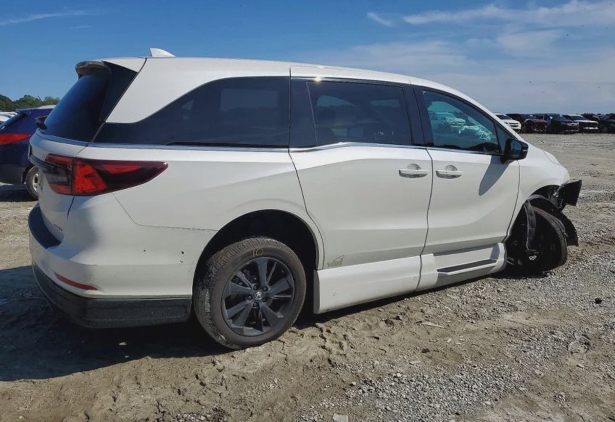 2023 Honda Odyssey Sport - 5FNRL6H79PB008872 photo 15