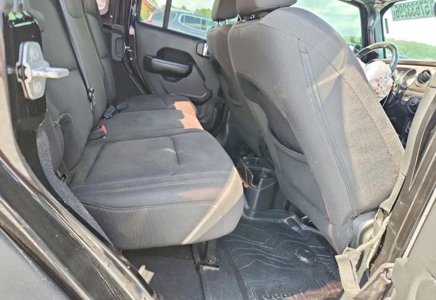 2018 Jeep Wrangler Unlimited Sport S - 1C4HJXDN9JW200176 photo 10