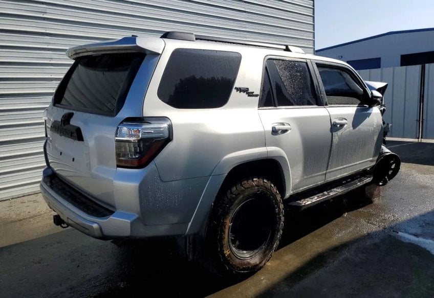 2024 Toyota 4Runner TRD Off-Road Premium - JTERU5JRXR6225084 photo 4