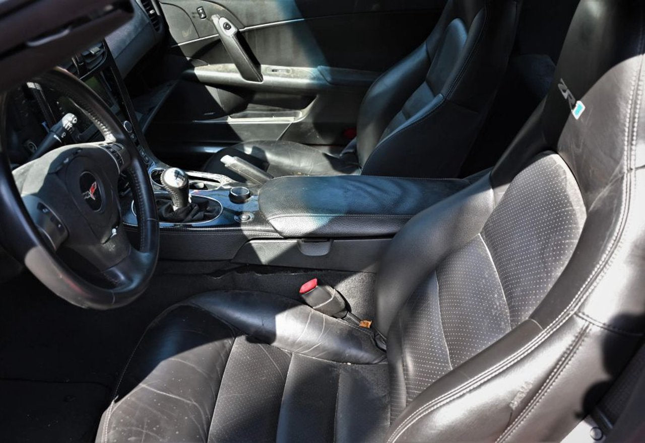 2010 Chevrolet Corvette ZR1 - 1G1YN2DT6A5800352 photo 32