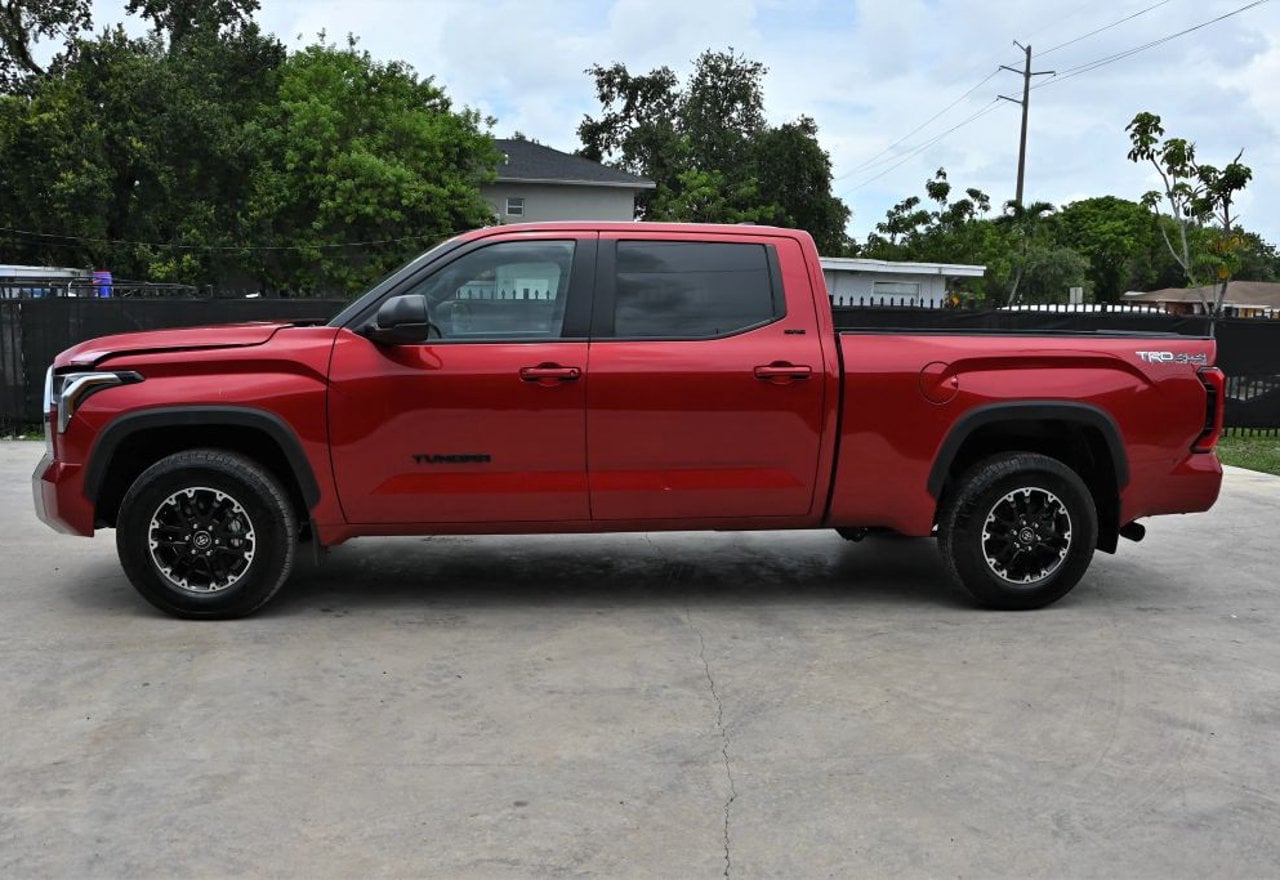 2025 Toyota Tundra SR5 - 5TFLA5EC8SX042176 photo 22