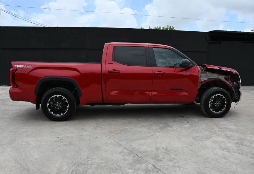 2025 Toyota Tundra SR5 - 5TFLA5EC8SX042176 photo 6