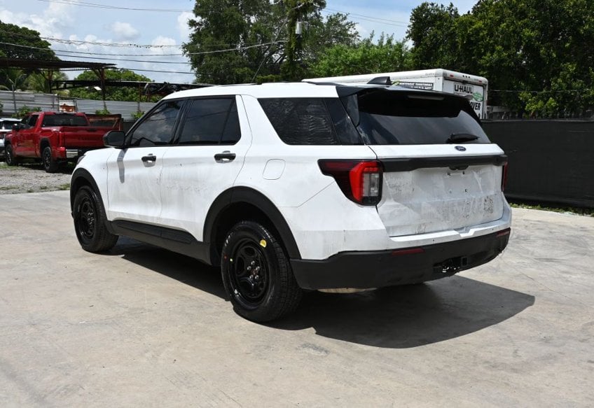 2025 Ford Explorer Police Interceptor Utility - 1FM5K8AB8SGA35292 photo 4