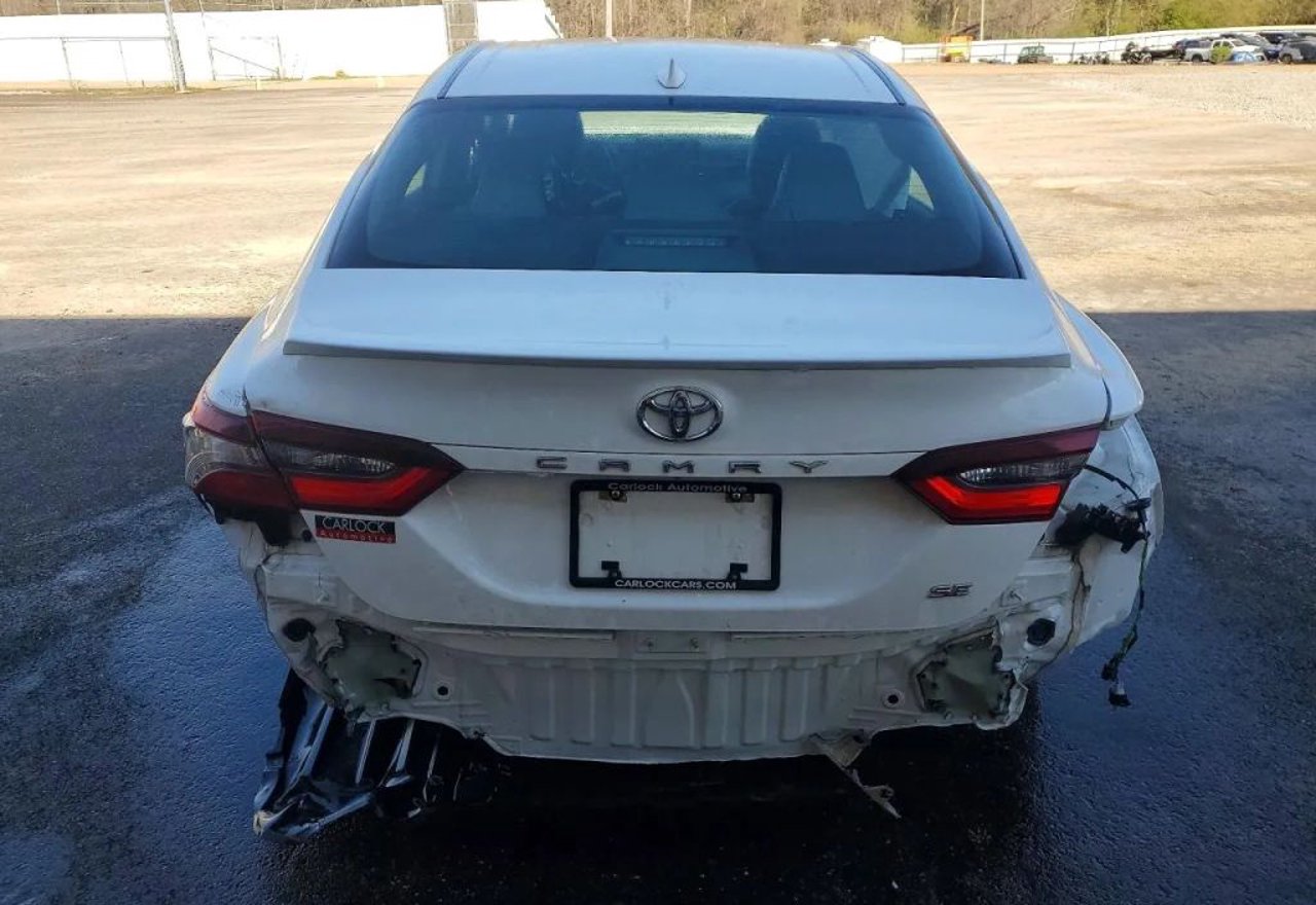 2022 Toyota Camry SE - 4T1G11AK6NU073192 photo 16