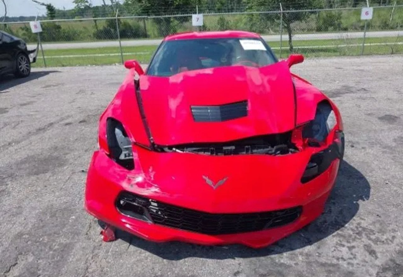 2016 Chevrolet Corvette Stingray Z51 - 1G1YM2D70G5121045 photo 18