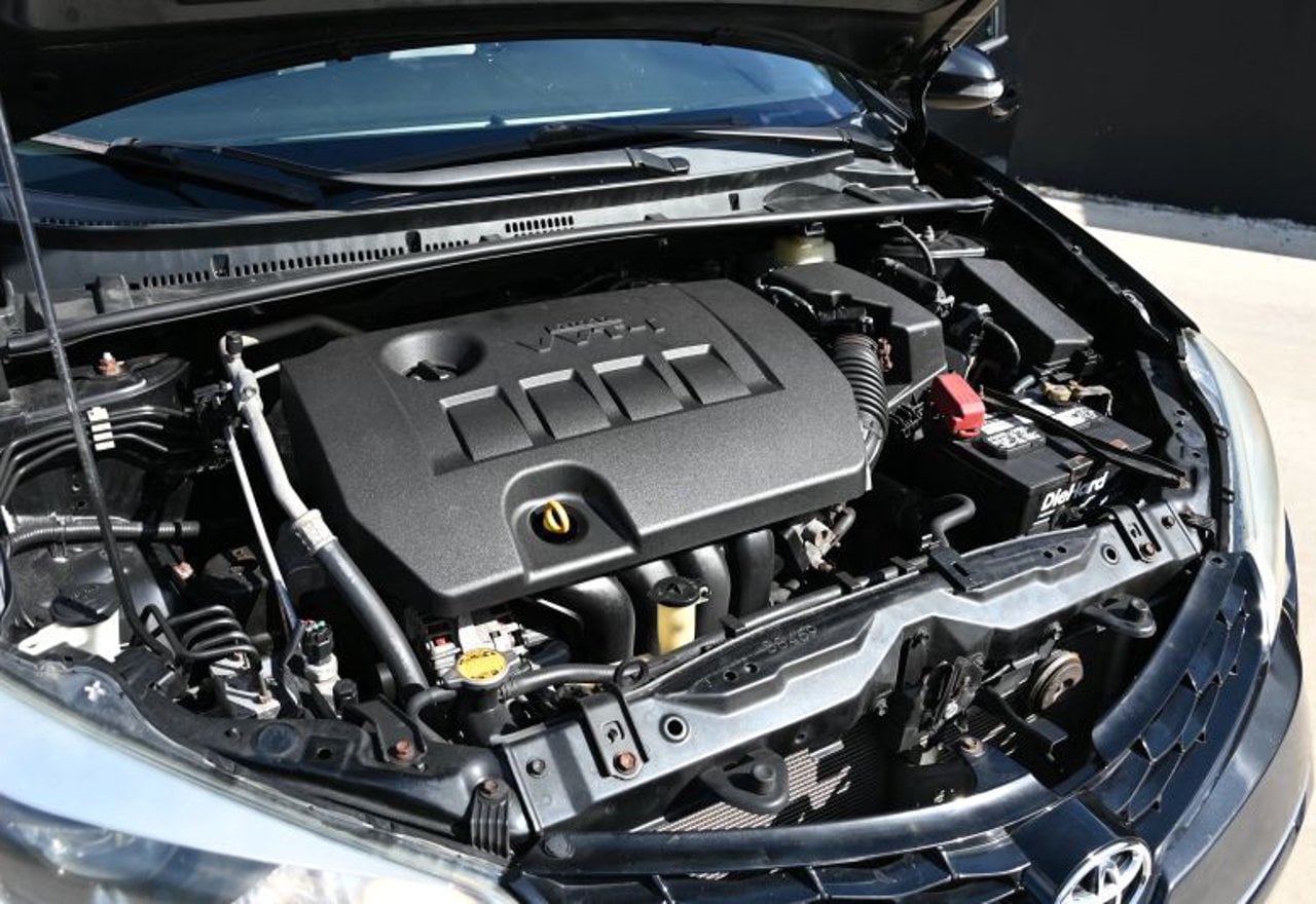 2015 Toyota Corolla S Sedan 4D - 2T1BURHE2FC407821 photo 24