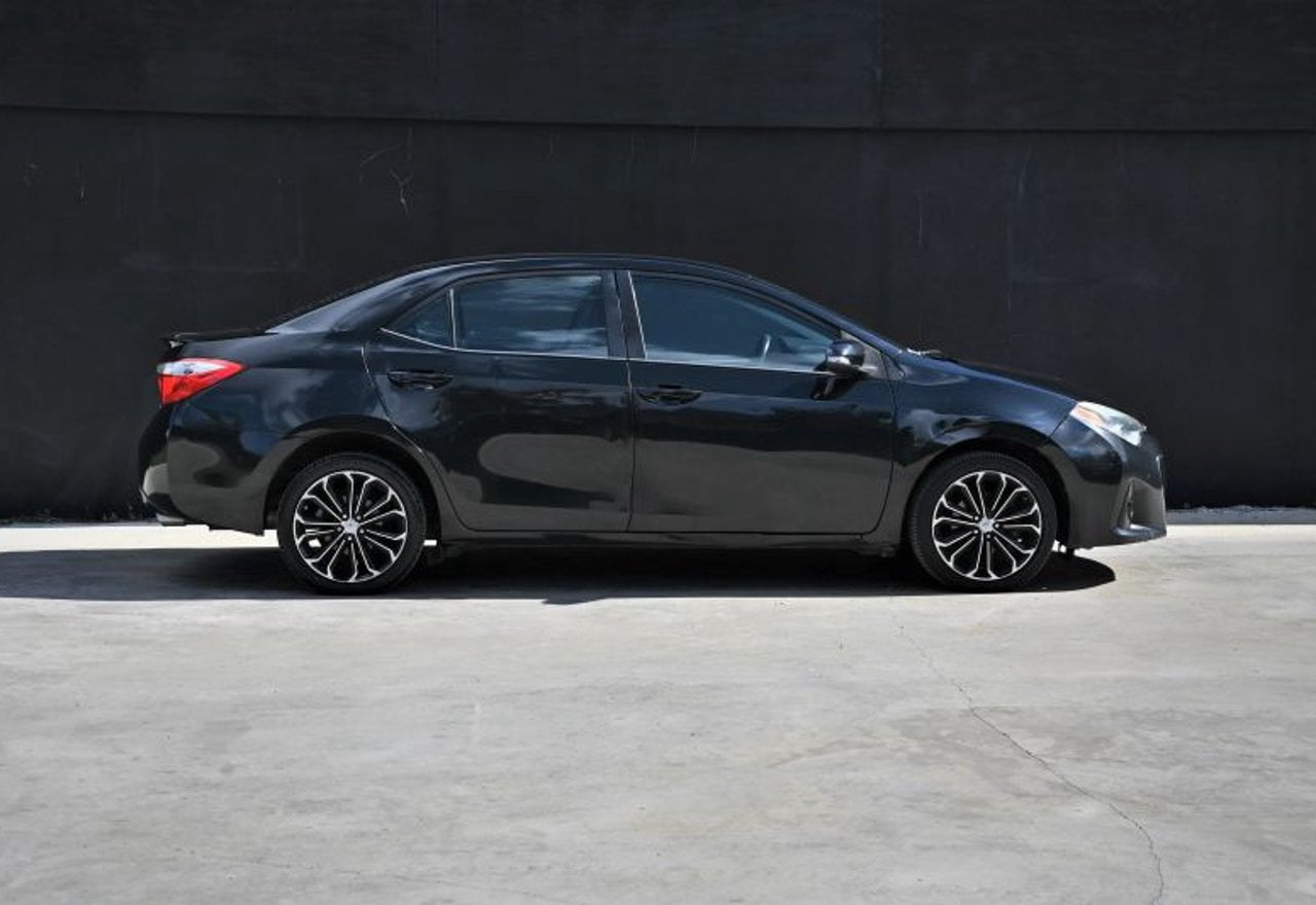 2015 Toyota Corolla S Sedan 4D - 2T1BURHE2FC407821 photo 34
