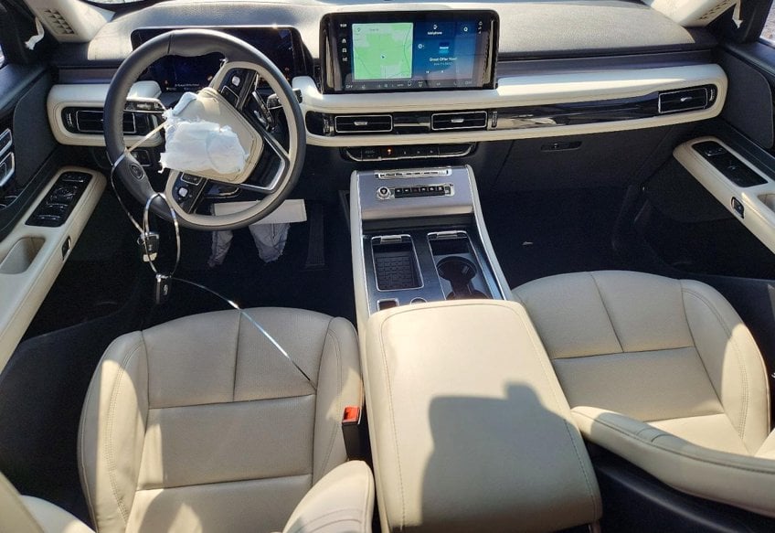 2025 Lincoln Aviator Premiere - 5LM5J6WC2SGL15957 photo 8