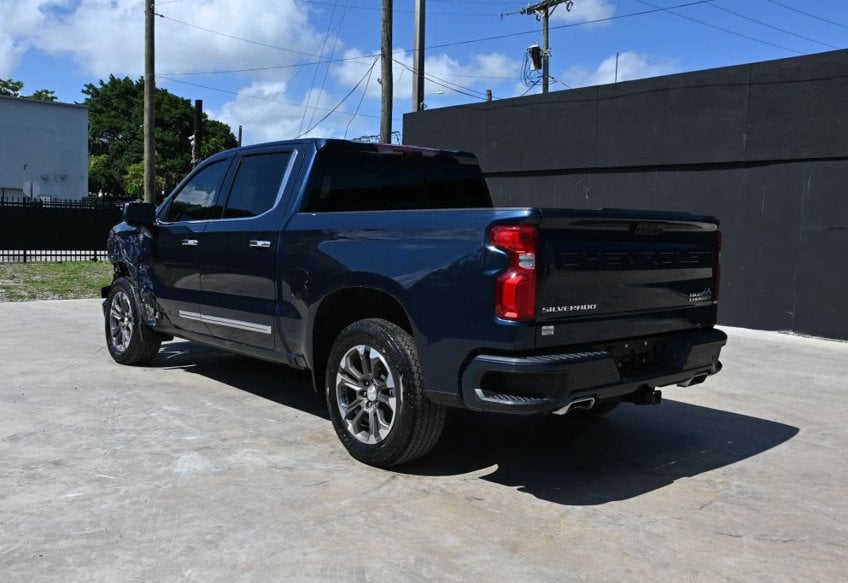 2022 Chevrolet Silverado 1500 High Country - 3GCUDJET5NG585756 photo 4
