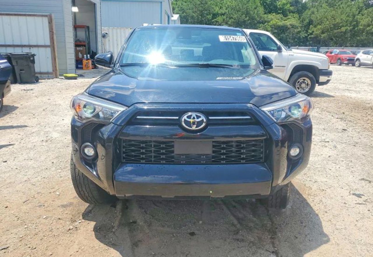 2024 Toyota 4Runner SR5 Sport Utility 4D - JTEEU5JR0R5306292 photo 17