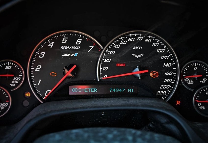 2010 Chevrolet Corvette ZR1 - 1G1YN2DT6A5800352 photo 11
