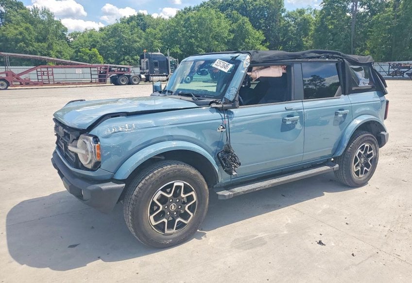 2022 Ford Bronco Base - 1FMDE5BH4NLB02826 photo 2