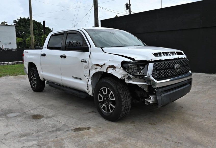 2020 Toyota Tundra SR5 - 5TFEY5F18LX261819 photo 2