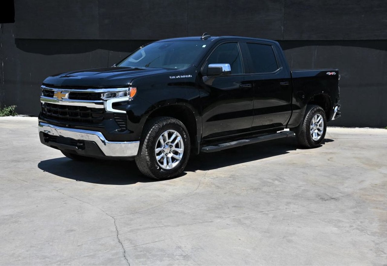 2023 Chevrolet Silverado 1500 LT - 1GCPDKEK4PZ200457 photo 17