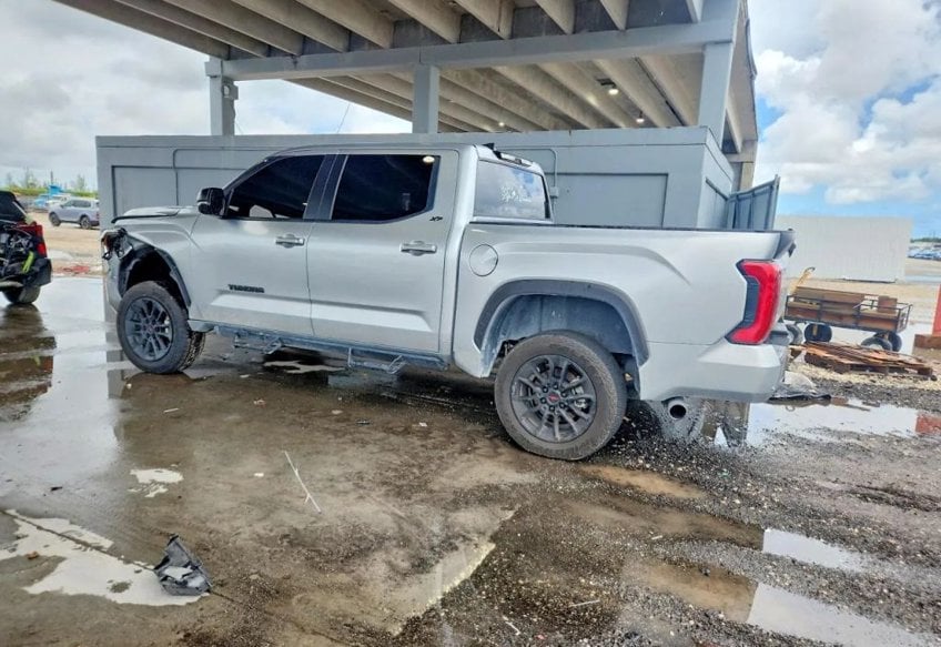 2026 Toyota Tundra SR5 - 5TFLA5DBXTX361475 photo 4