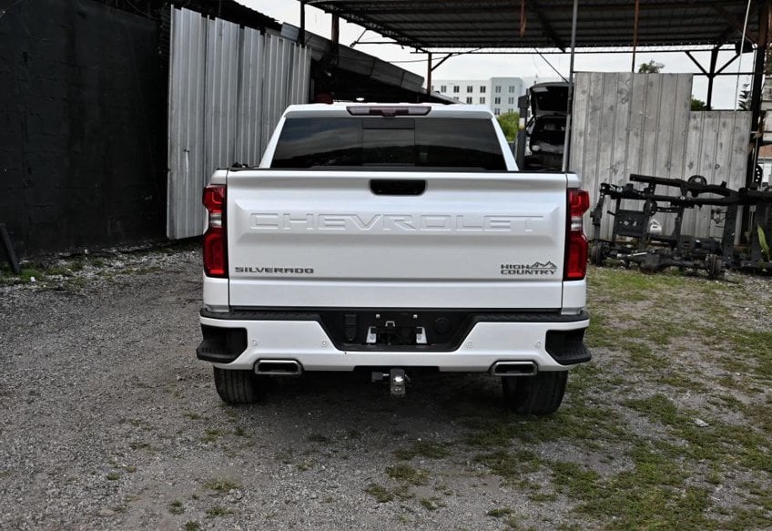 2023 Chevrolet Silverado 1500 High Country - 1GCUDJE87PZ278894 photo 6