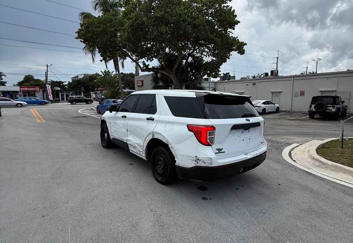 2021 Ford Explorer Police Interceptor Utility - 1FM5K8AB6MGA19384 photo 14