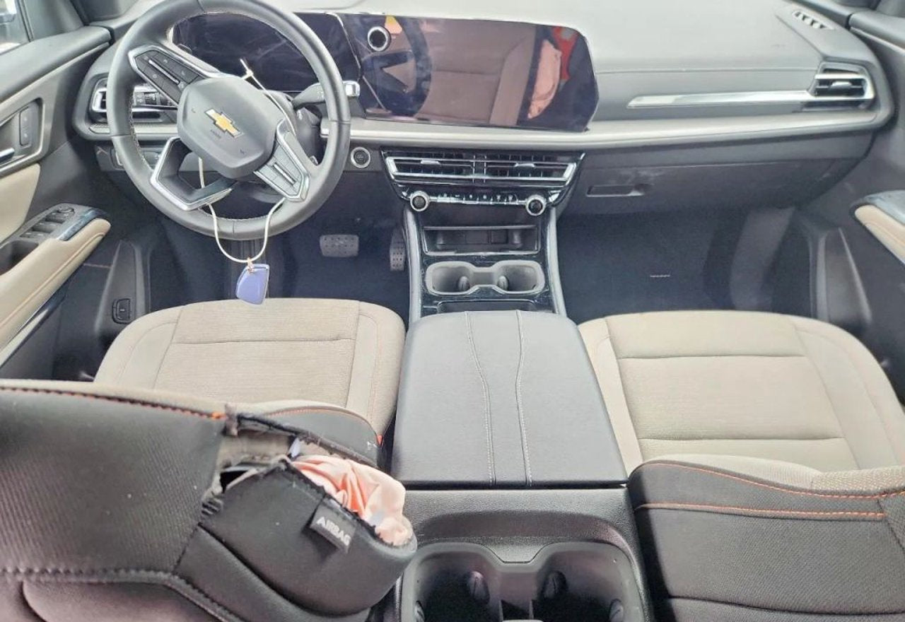 2025 Chevrolet Traverse LT - 1GNERGRS2SJ240633 photo 19