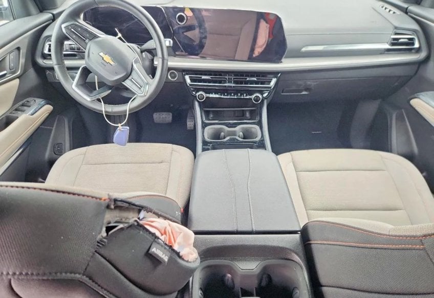 2025 Chevrolet Traverse LT - 1GNERGRS2SJ240633 photo 8