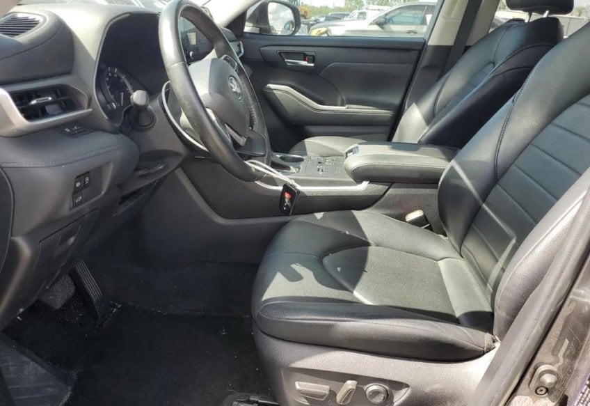 2023 Toyota Highlander XLE - 5TDKDRAH0PS009407 photo 8