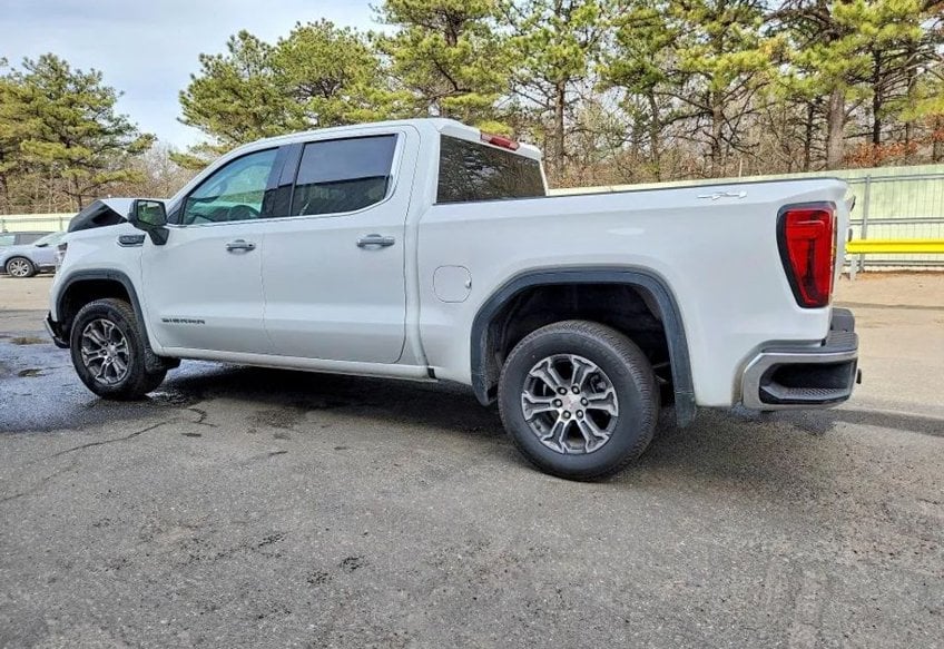 2026 GMC Sierra 1500 SLT - 1GTUUDED1TZ254518 photo 3