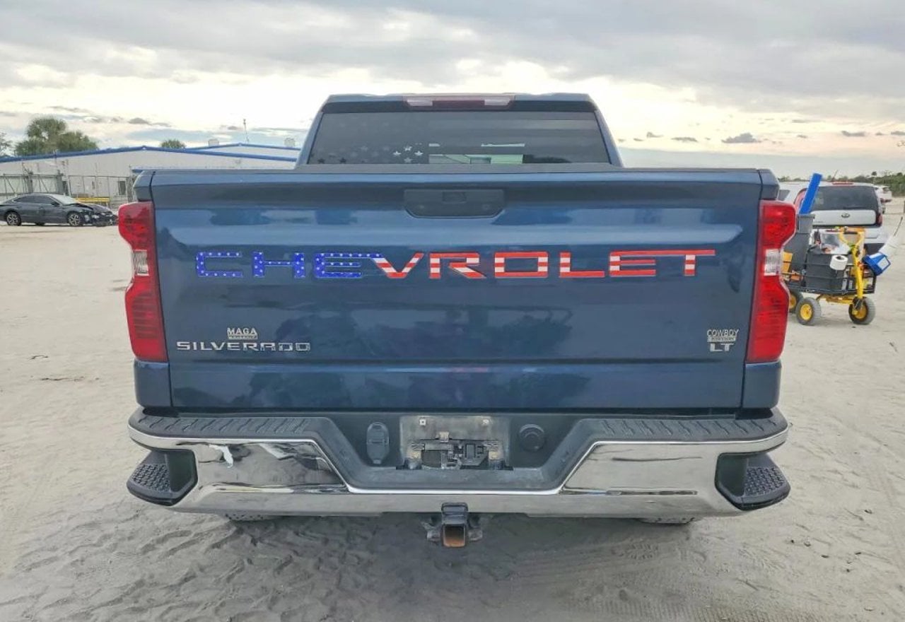 2021 Chevrolet Silverado 1500 LT - 3GCUYDET7MG351199 photo 16