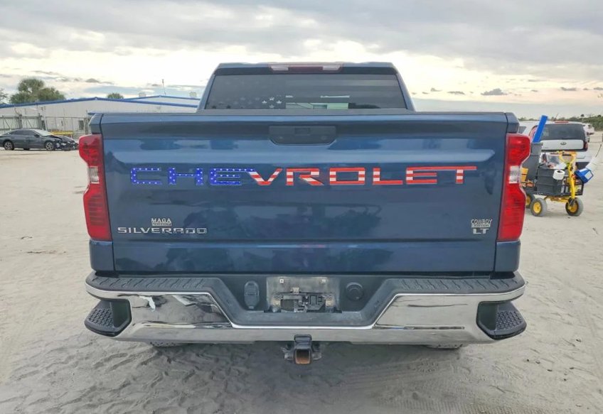 2021 Chevrolet Silverado 1500 LT - 3GCUYDET7MG351199 photo 6