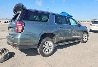 2023 Chevrolet Suburban Premier - 1GNSCFKD1PR549755 photo 3