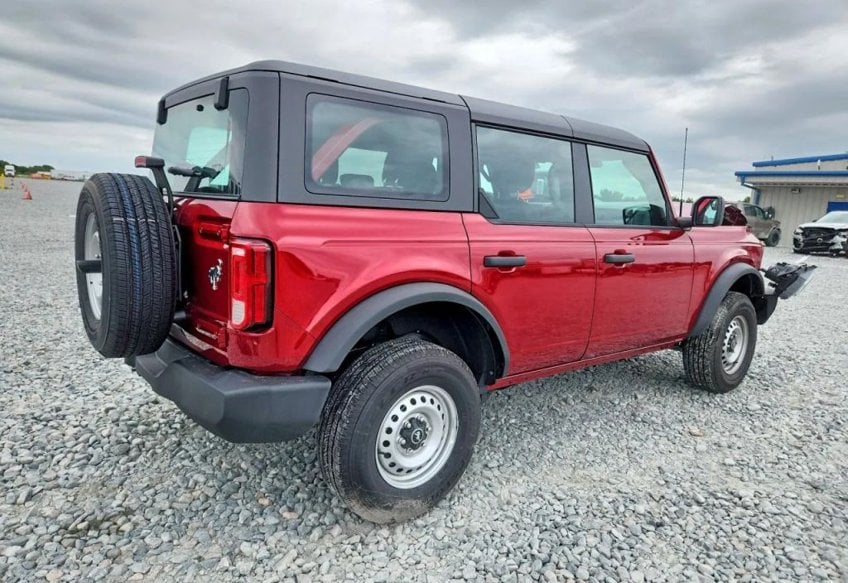 2026 Ford Bronco Base - 1FMDE6BH6TLA55432 photo 3