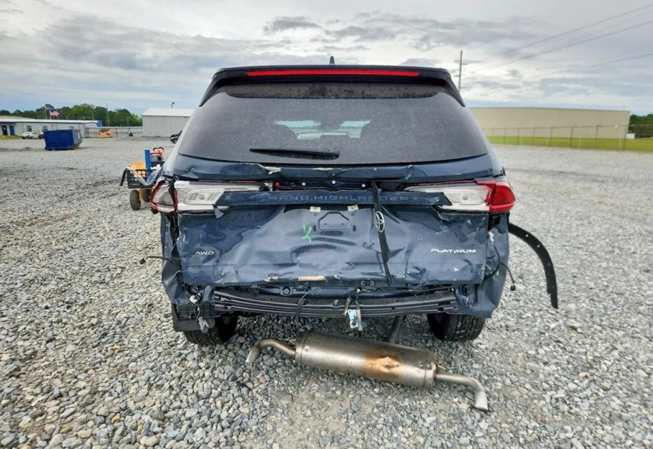 2025 Toyota Grand Highlander Platinum - 5TDAAAB59SS086232 photo 17