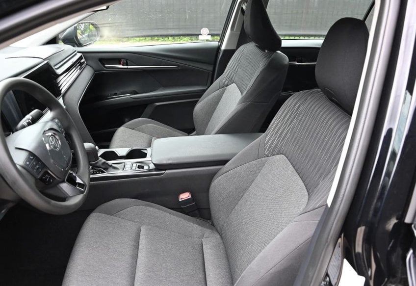 2026 Toyota Camry LE - 4T1DAACK1TU717453 photo 9