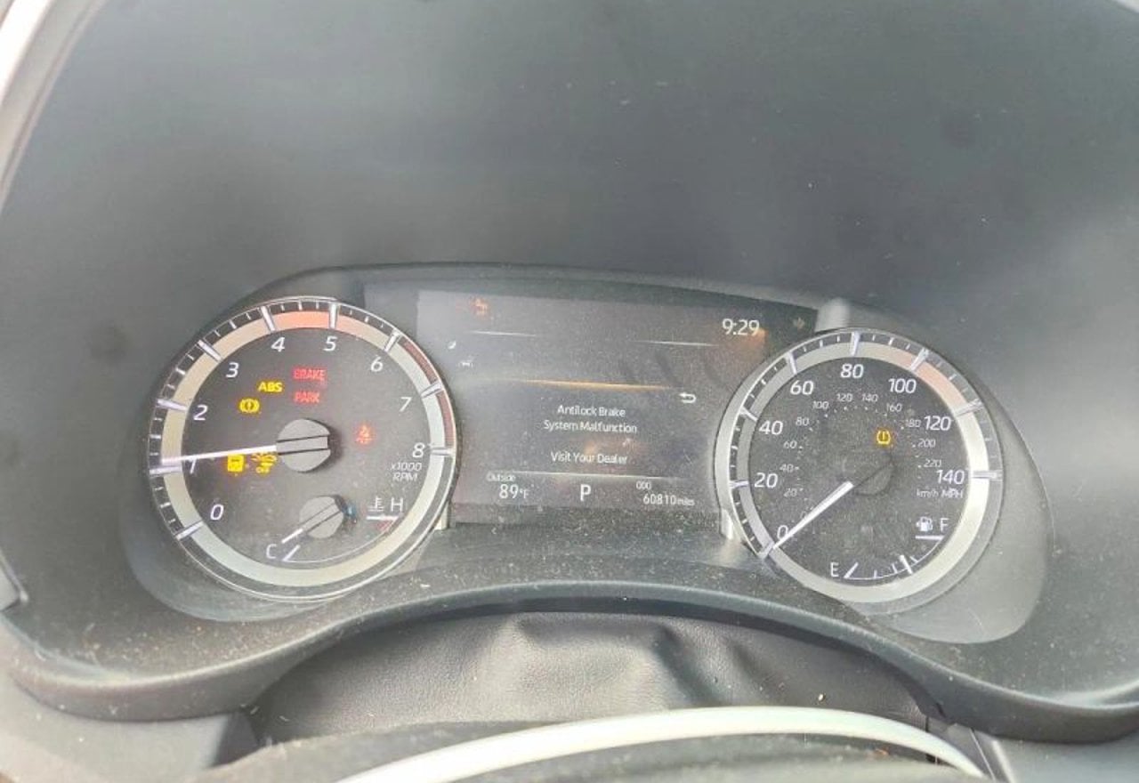 2023 Toyota Highlander XLE Sport Utility 4D - 5TDKDRAH8PS037231 photo 19