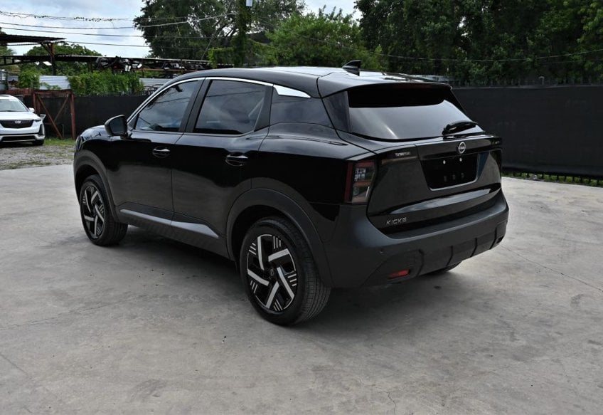 2025 Nissan Kicks SV - 3N8AP6CA3SL306806 photo 3