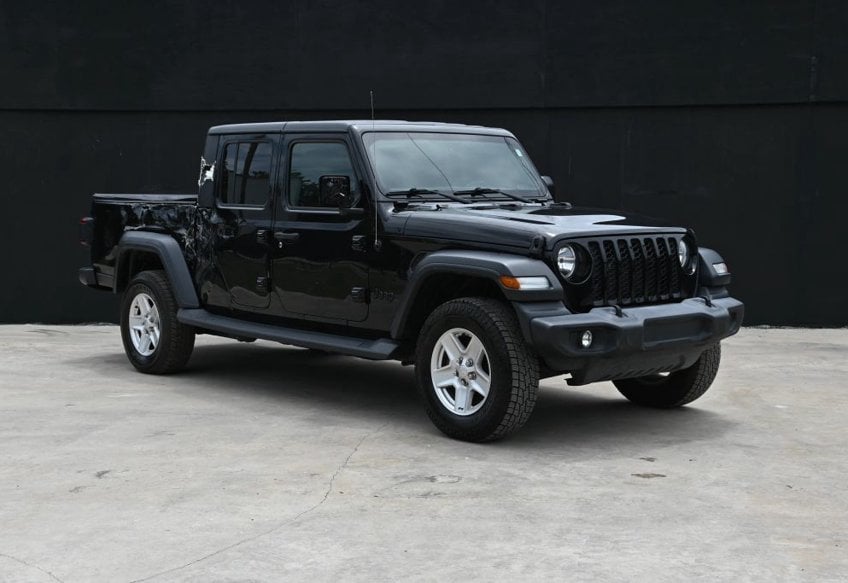 2020 Jeep Gladiator Sport S - 1C6HJTAG6LL121039 photo 2