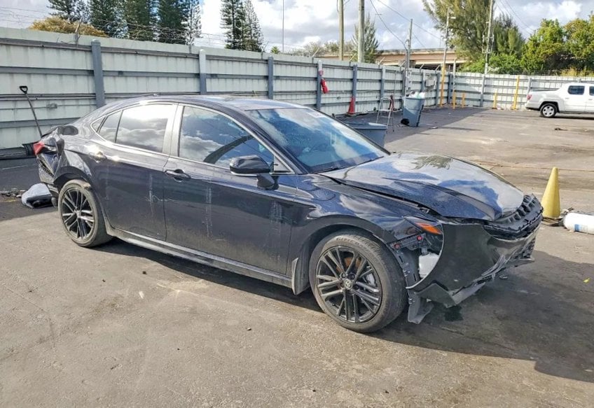 2025 Toyota Camry SE - 4T1DAACKXSU594637 photo 1