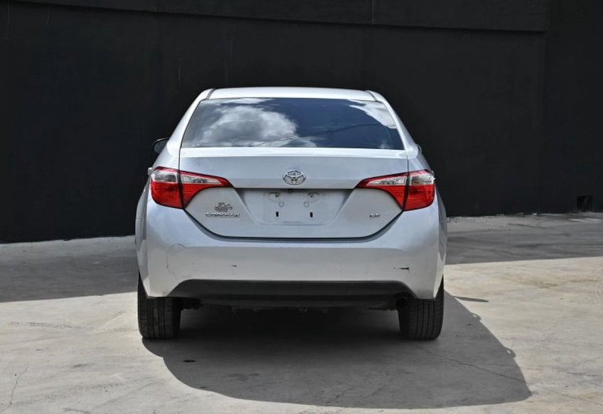 2015 Toyota Corolla LE Sedan 4D - 2T1BURHE8FC466517 photo 5