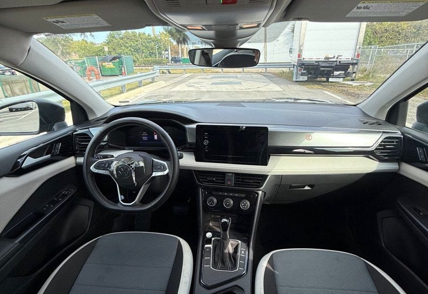 2025 Volkswagen Taos S - 3VV5C7B28SM037433 photo 11