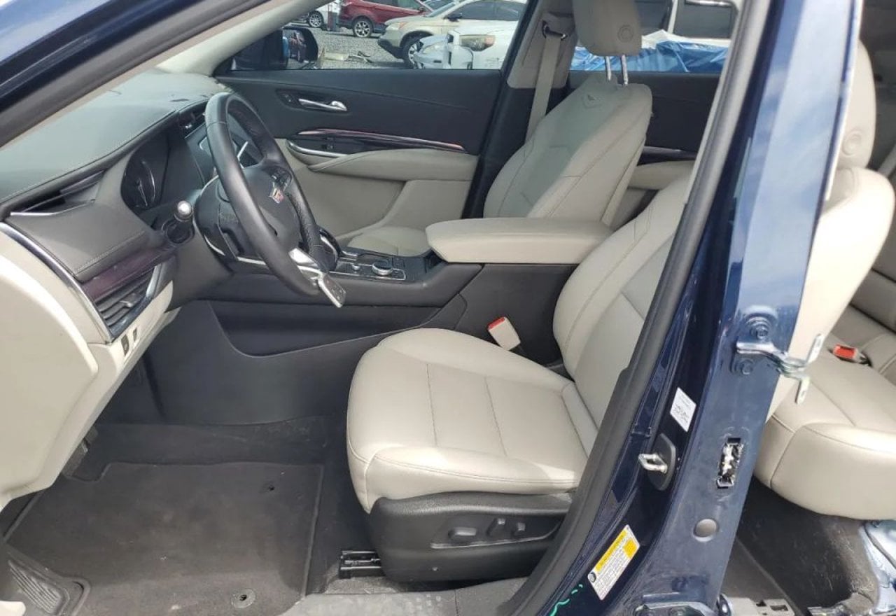 2021 Cadillac XT4 Luxury - 1GYAZAR49MF069207 photo 19