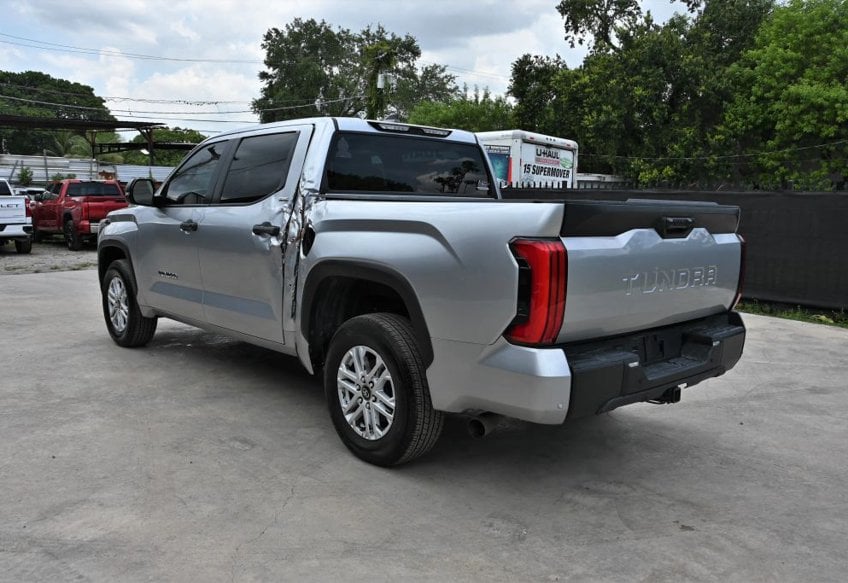 2025 Toyota Tundra SR5 - 5TFLA5AB5SX045131 photo 3